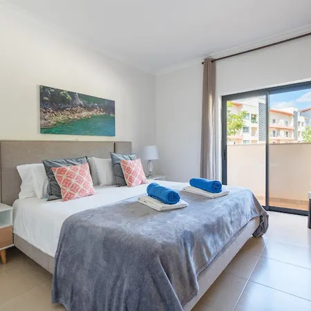 Central 2 With Pool By Homing